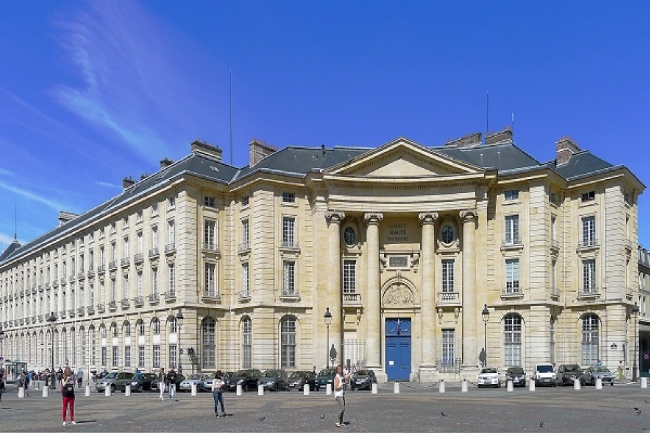 Trường Đại học Paris I tại Pháp