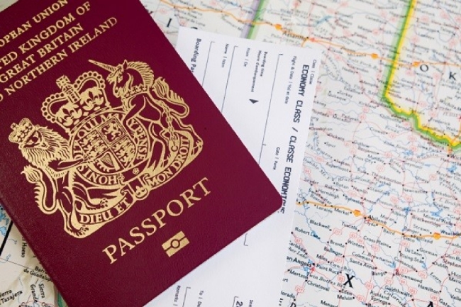 ĐSQ nhận hộ hồ sơ cấp đổi hộ chiếu từ 9h00-12h00 trong ngày