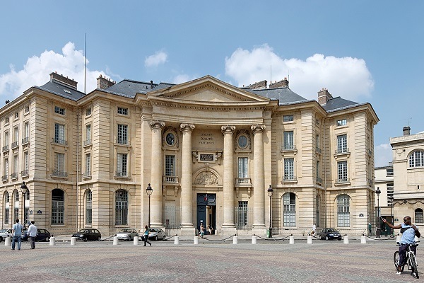 Đại học Paris II Pathéon Assas tại Pháp